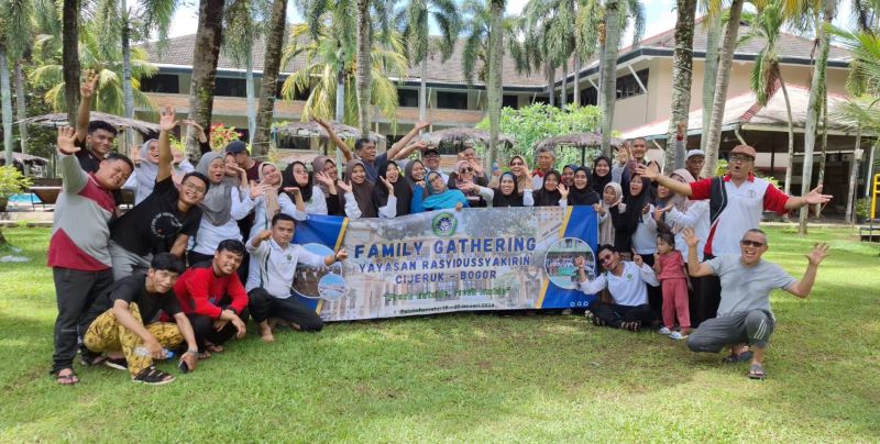 Yayasan Rasyidussyakirin Sukses Gelar Family Gathering 